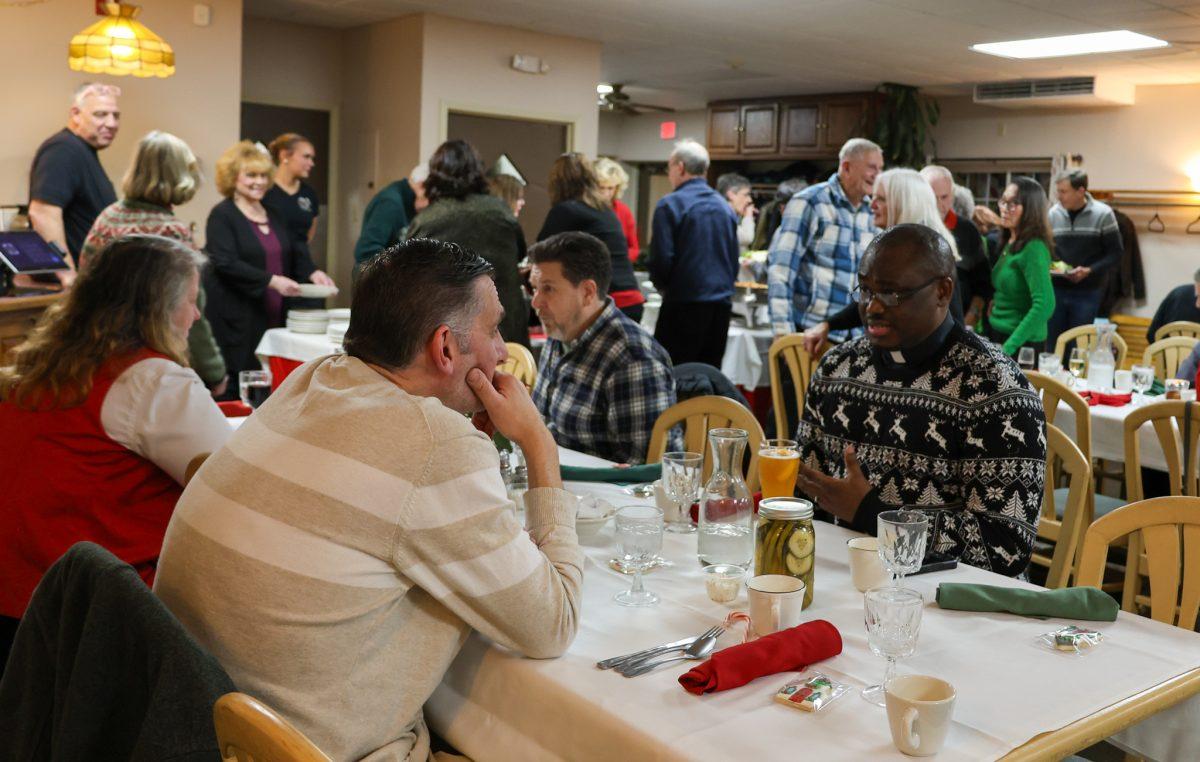 Altar-Rosary-Christmas-Dinner-Dec-2025-09