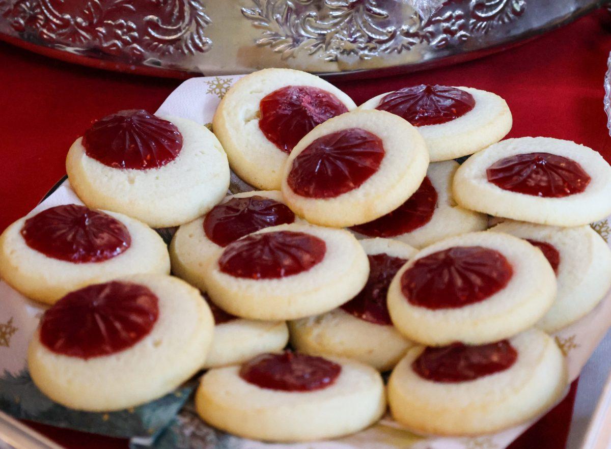 Altar-Rosary-Christmas-Dinner-Dec-2025-24